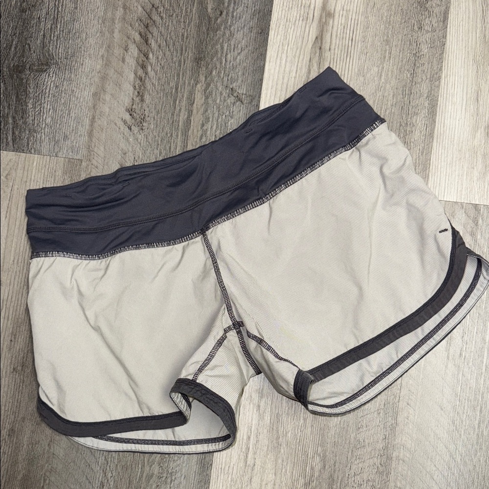 lululemon athletica Women's Two-Tone Gray Athletic Shorts
